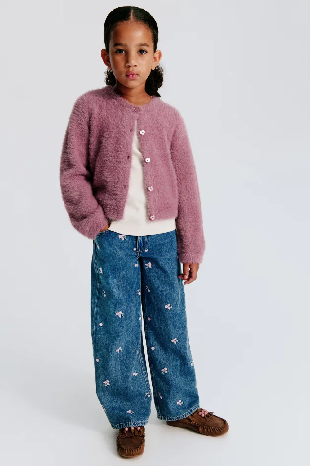 Джинсы с широкими штанинами и декоративным рисунком H&M, Denimblau/Blumen