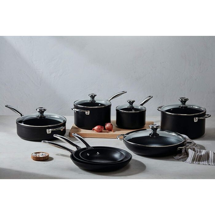 

Ле Крезе 6,3 кварты. Кастрюля и крышка с антипригарным покрытием Le Creuset, белый