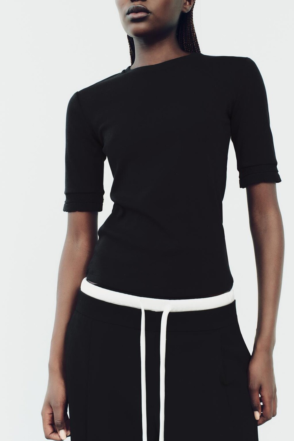 

Ребричный топ с декоративной отделкой ZARA, черный