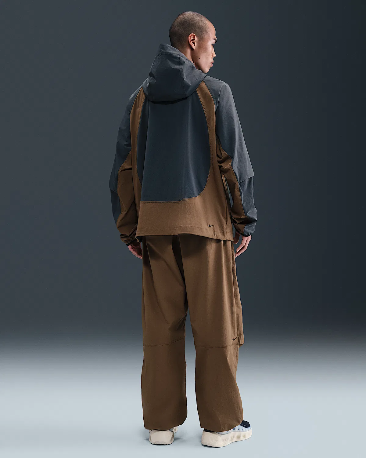 Мужские широкие штаны Nike Tech Woven Oversized, Mosswood Brown/Mosswood Brown/Black — фото 4