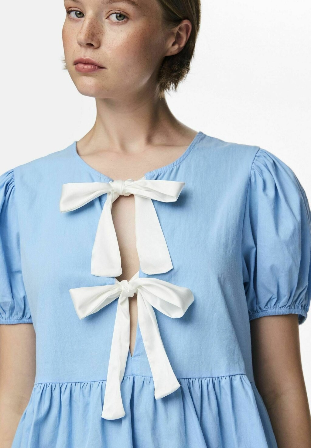 

Базовая футболка MIT PUFFÄRMELN Pieces, синий