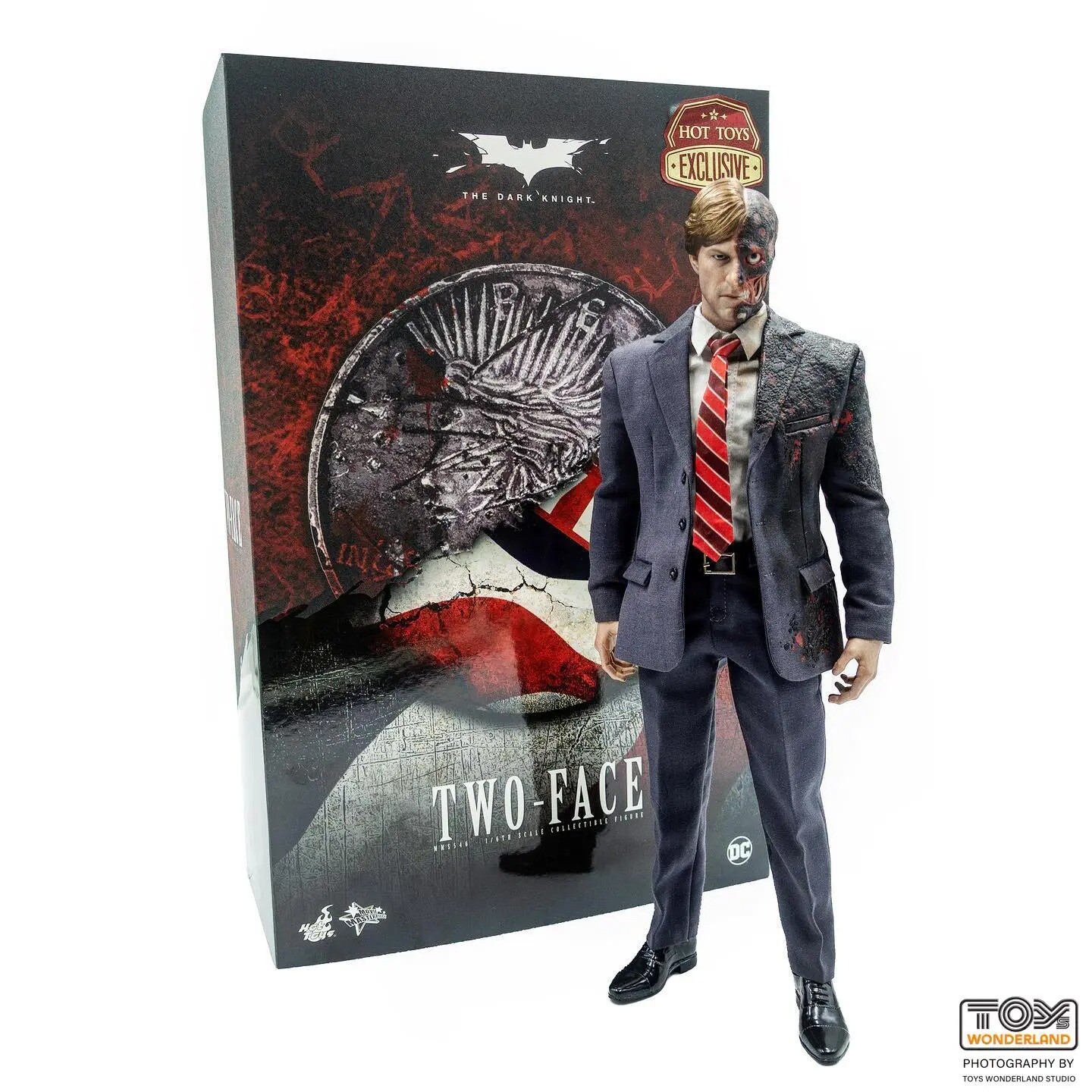 

Фигурка Hot Toys The Dark Knight, Two Face MMS546, 31 см