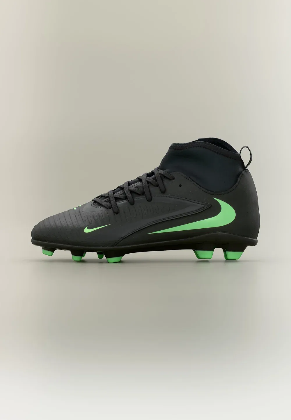 Футбольные бутсы Jr Phantom 6 High Club FG/MG унисекс для искусственной травы Nike Performance, Black/Illusion Green