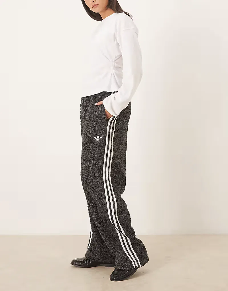 Брюки спортивные букле Firebird Adidas Originals, черный
