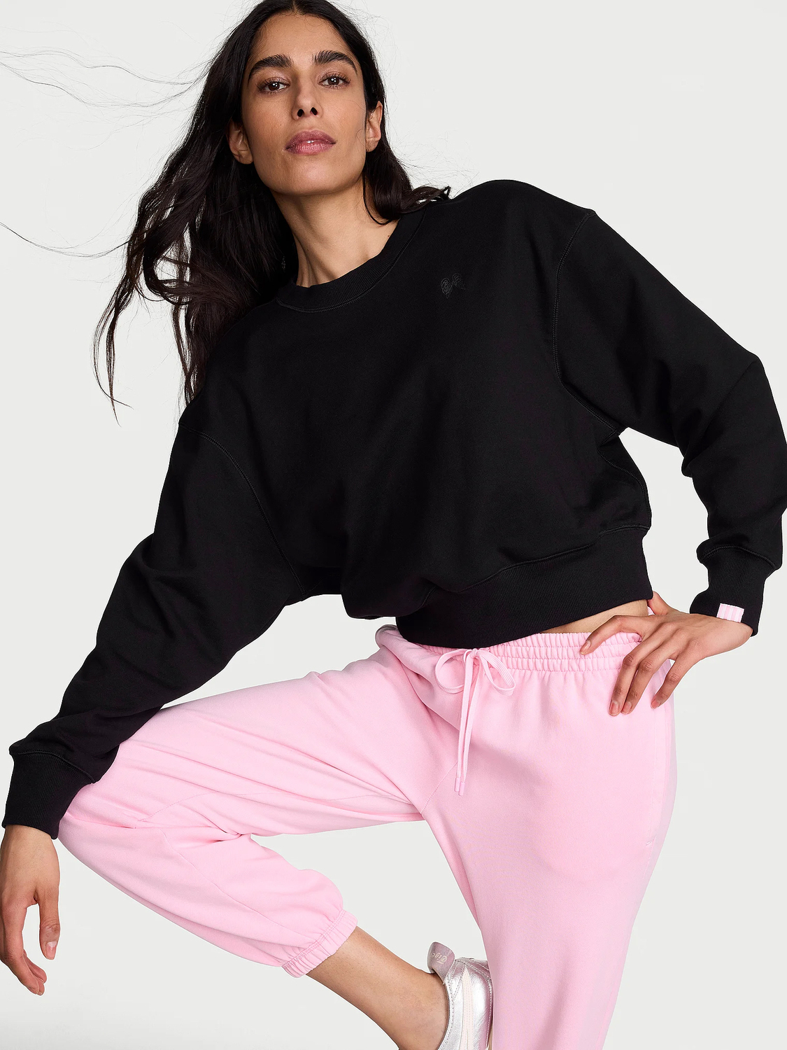 Укороченная толстовка Victoria's Secret Angel Essentials Obsessed Terry Crewneck, черный — фото 2