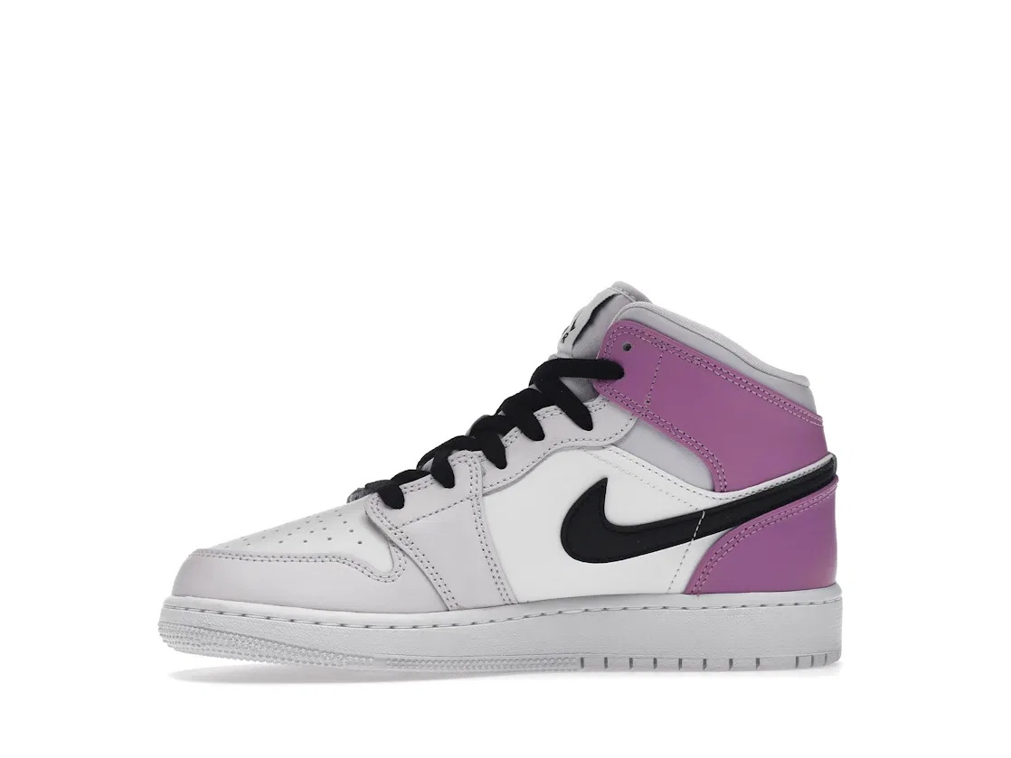 Детские кроссовки Lifestyle с контрастными акцентами Jordan 1 Mid, Barely Grape/White/Rush Fuchsia/Black — фото 3