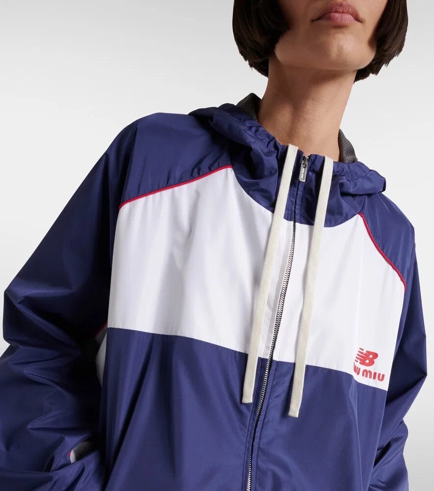 Спортивная куртка New Balance из поплина Miu Miu, синий — фото 4