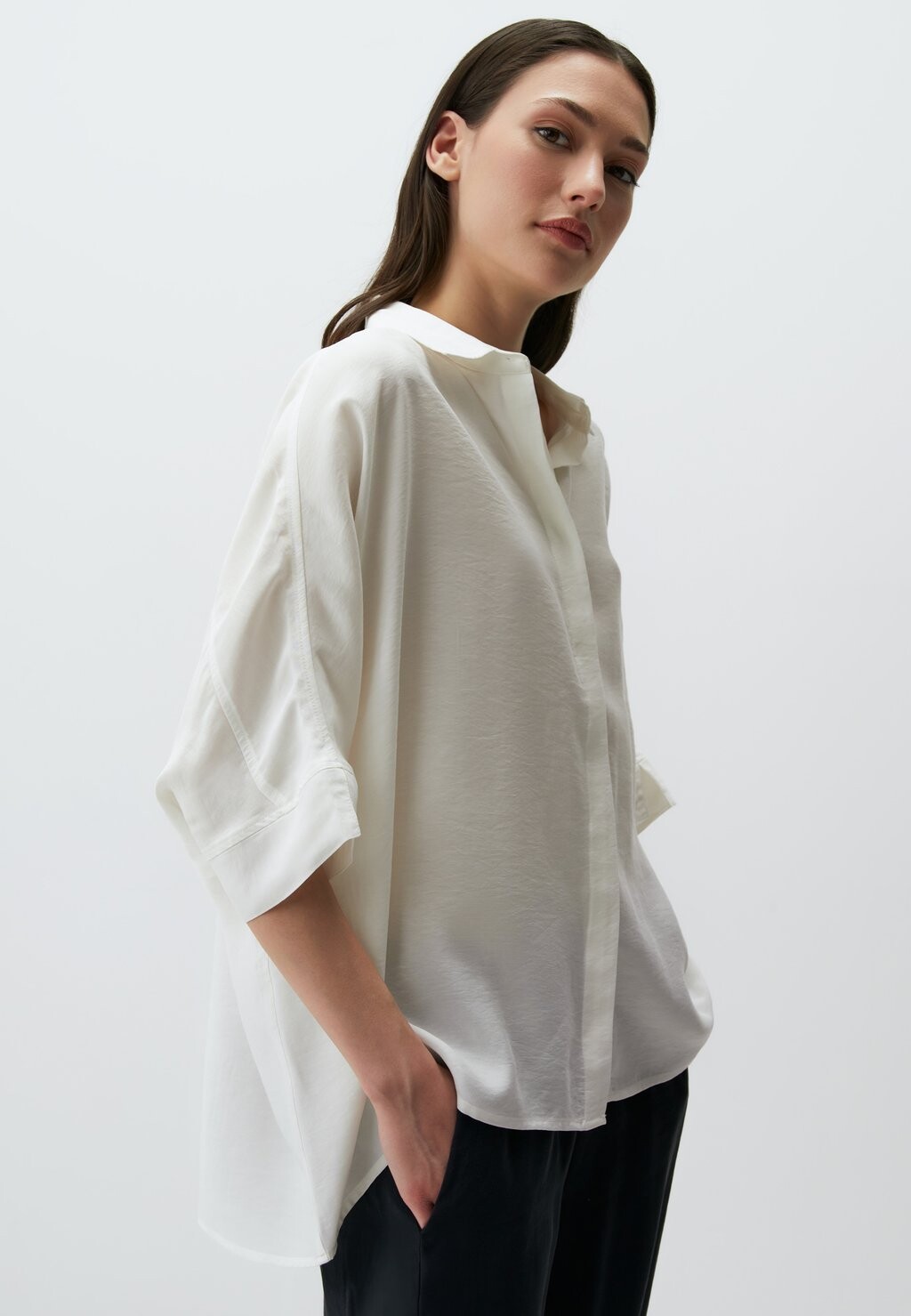 

Блузка на пуговицах LOOSE FIT THREE QUARTER SLEEVED SLIT Jimmy Key, белый
