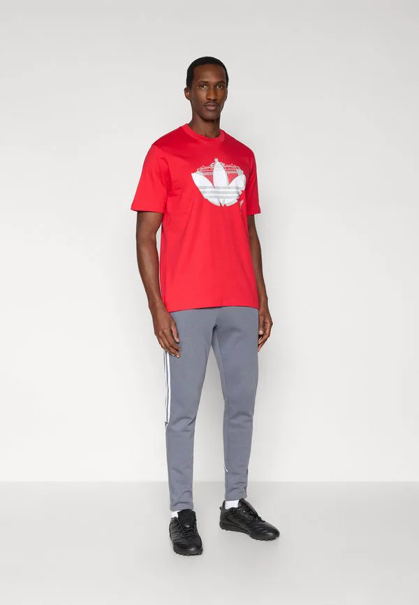 Футболка с графическим принтом "ливерпуль" - клубная одежда Adidas Performance, Pure Ruby — фото 2