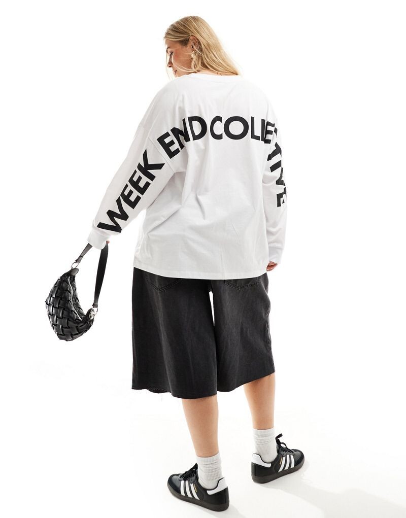 

Белая объемная футболка с длинными рукавами и логотипом на спине ASOS Weekend Collective Curve