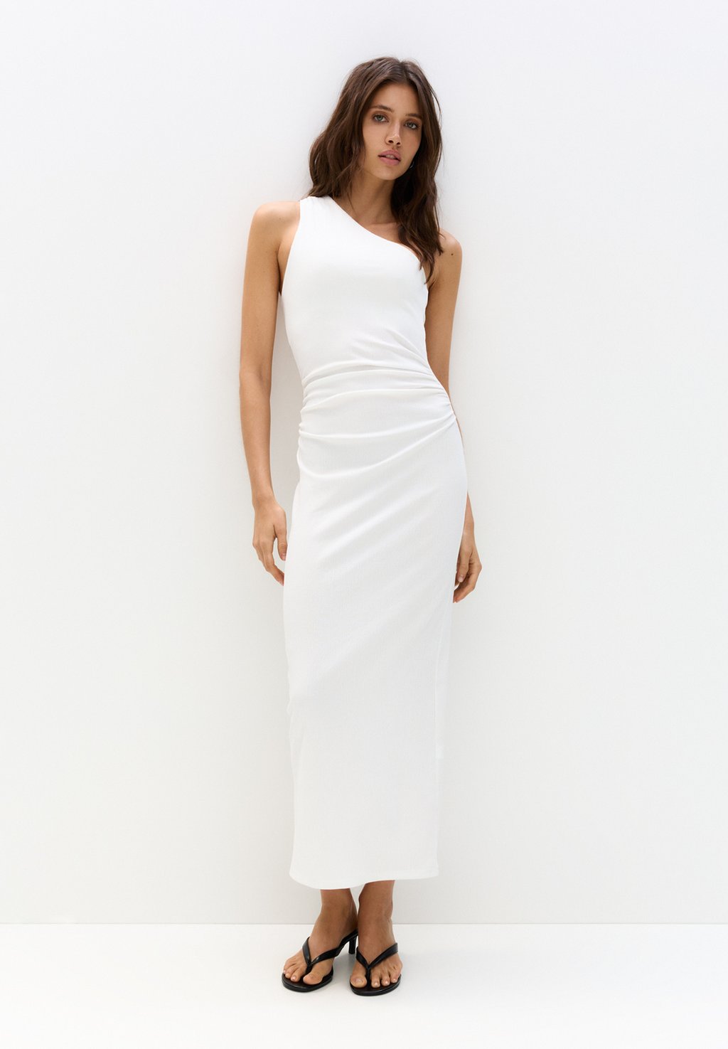 

Платье макси ASYMMETRIC PULL&BEAR, белый