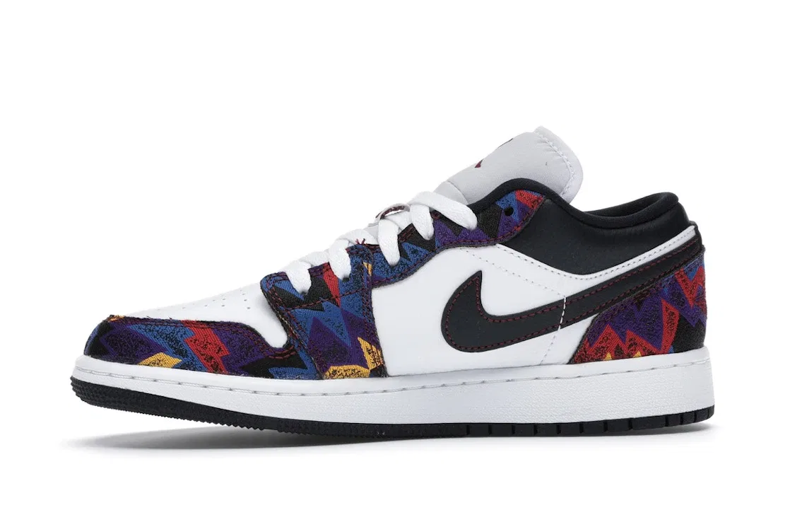 Детские кроссовки с принтом Jordan 1 Low Nothing But Net Jordan, White Dark Obsidian Team Red — фото 3