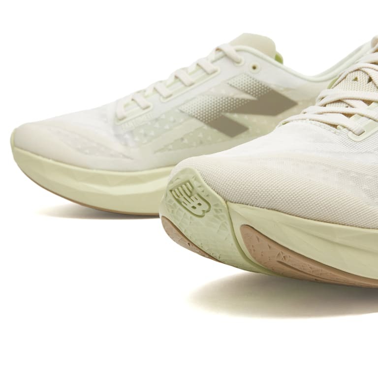 Кроссовки FuelCell Rebel v4 'Linen Lichen Green', зеленый — фото 4