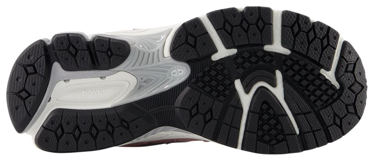 Кроссовки для девочек 2002 New Balance, серый/розовый — фото 4
