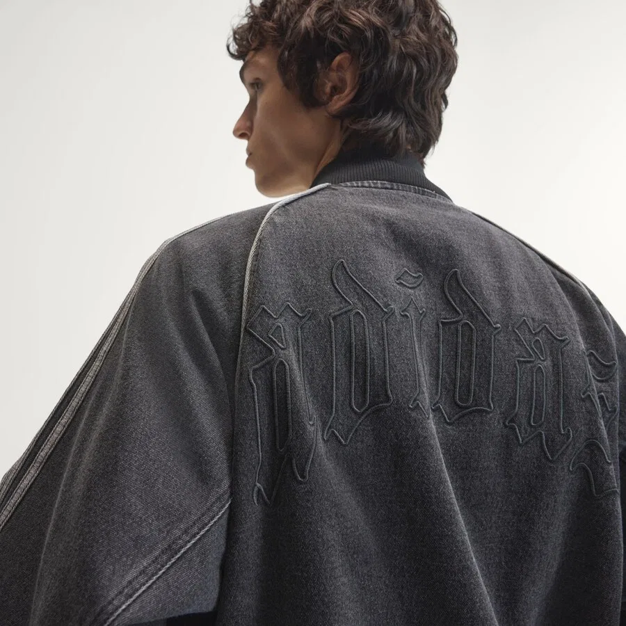 Куртка ADIDAS ORIGINALS Between-Season 'SST DENIM TRACK' из черного денима — фото 3