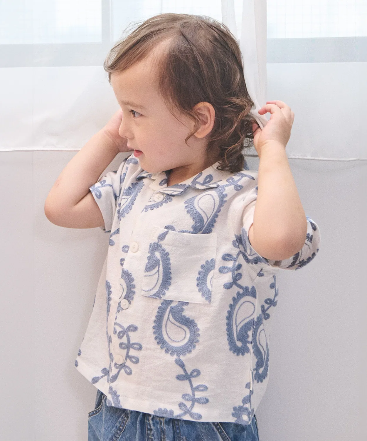 Детская рубашка с принтом Paisley Embroidery Open Collar petit main, Cream — фото 3