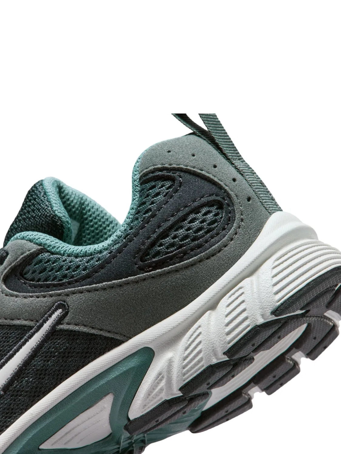 Кроссовки Nike Junior V5 Runner, черный/Spruce Green — фото 2