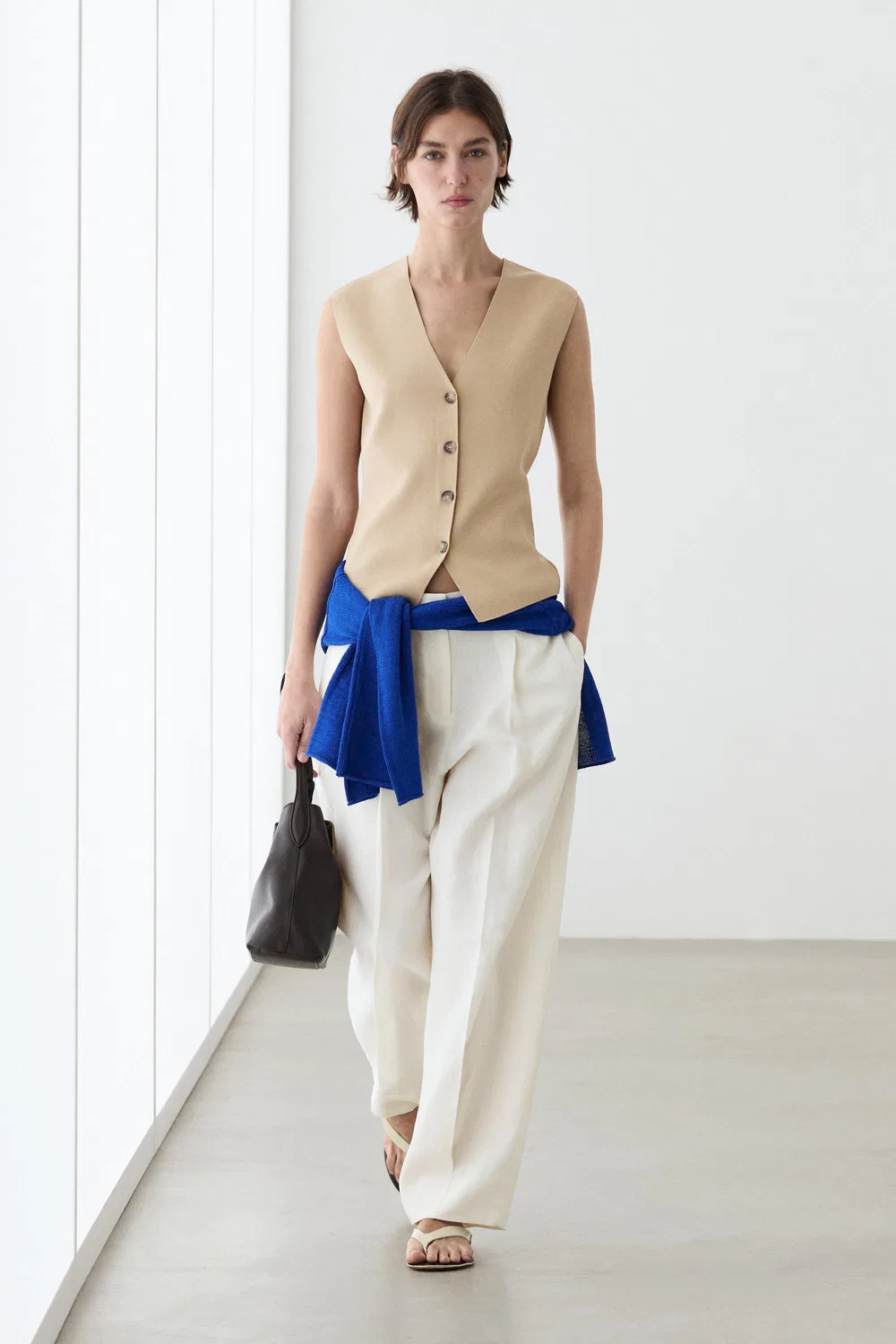 Жилет Massimo Dutti Knit With Button Details, бежевый — фото 3