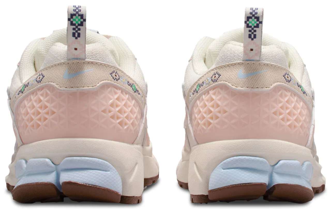 Детские кроссовки для мальчиков с амортизацией Zoom Air Nike Vomero 5, Soft Pearl/Washed Coral — фото 3
