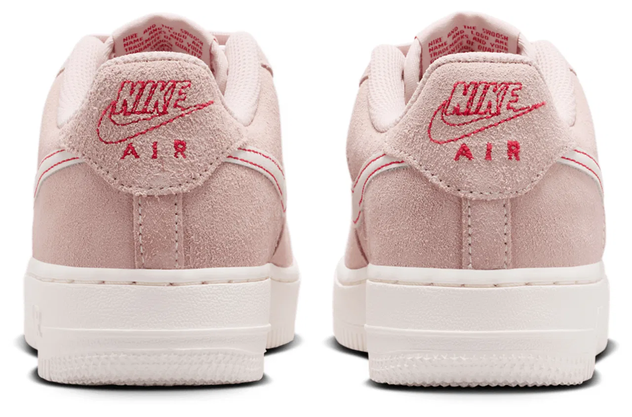 Кроссовки для мальчиков Air Force 1 LV8 Nike, цвет Red/Sail — фото 3