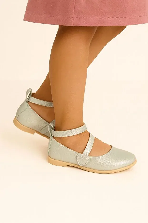Детские балетки для девочек с коротким каблуком Patik Bebe, Silver — фото 2