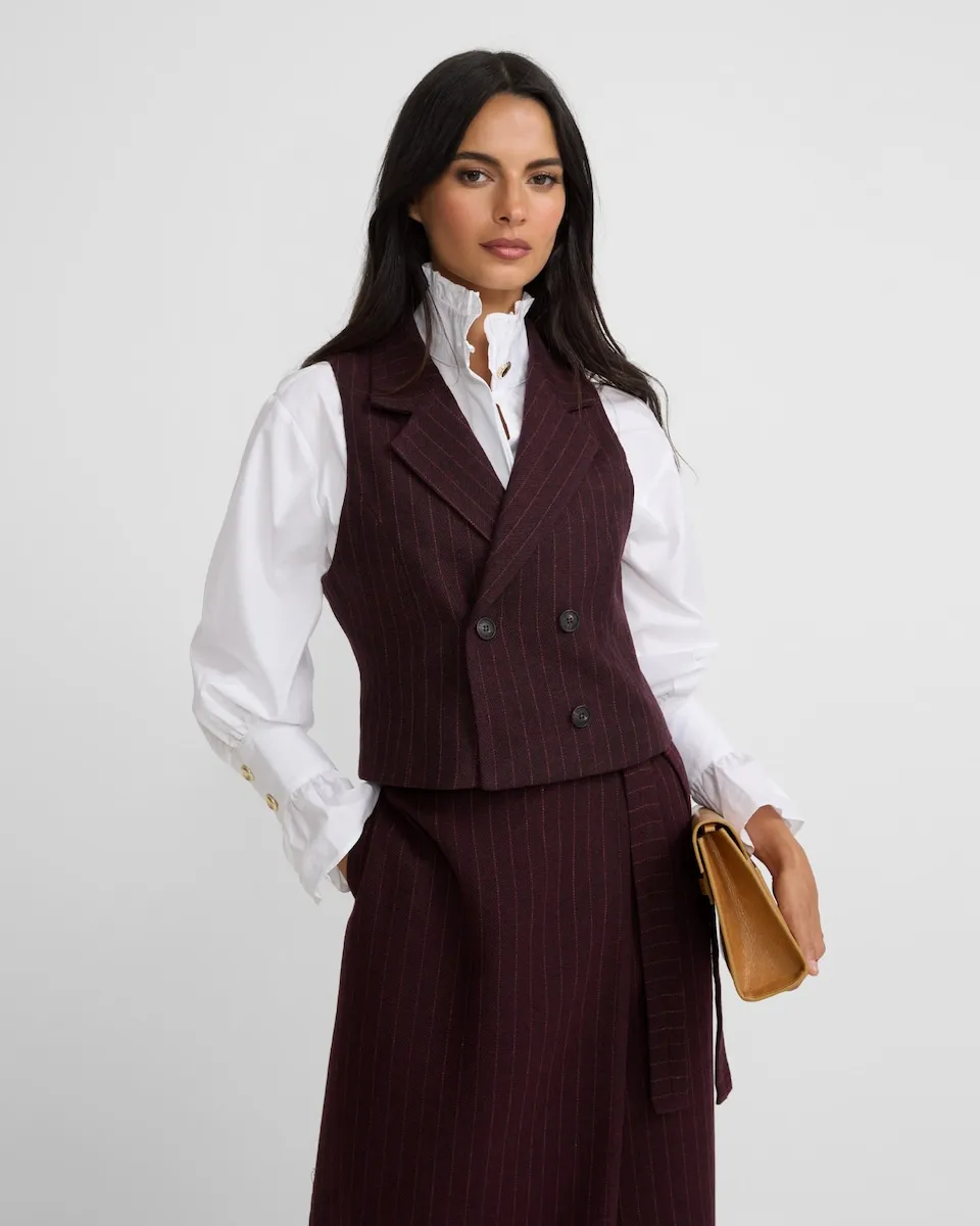 

Женский жилет бордового цвета в дипломатическую полоску Silbon
