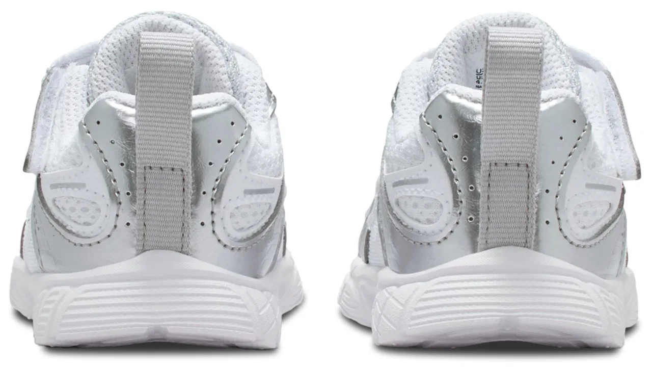Кроссовки для девочек V5 RNR Nike, цвет Pure Platinum/White/Metallic Silver — фото 3