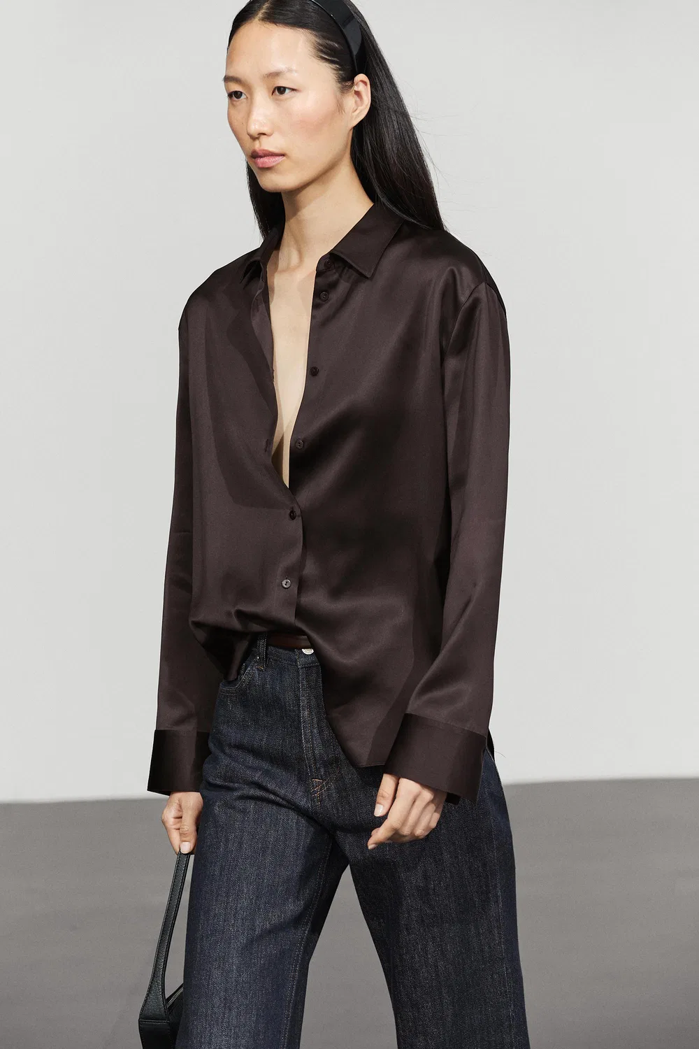 Рубашка Massimo Dutti, атласная, струящаяся, шоколадная — фото 2