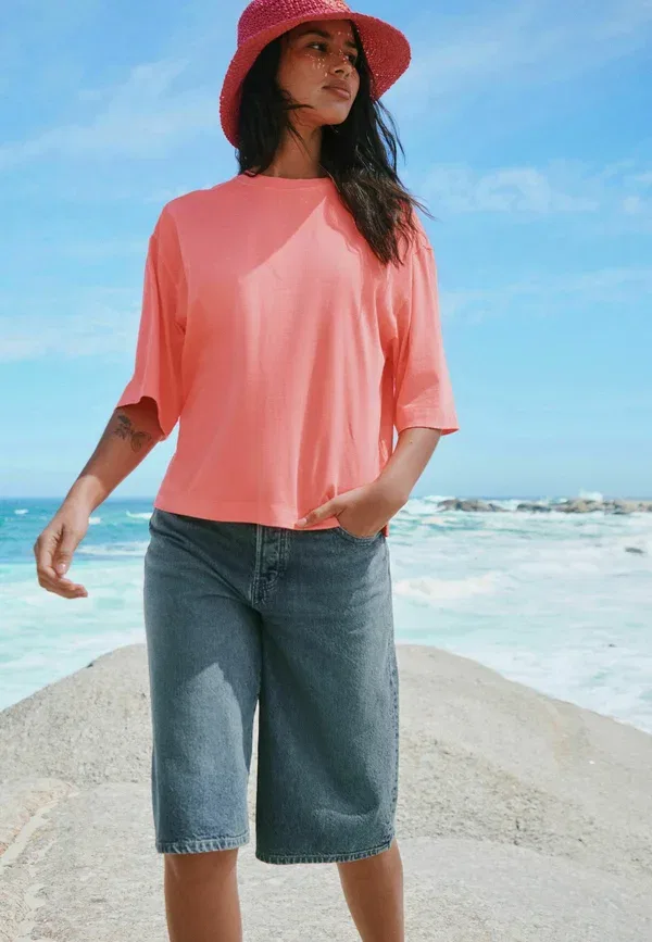 Футболка свободного кроя, хлопок, Regular fit - relaxed boxy elbow length crew neck t-shirt - basic t-shirt Next, Fluro Pink, розовый