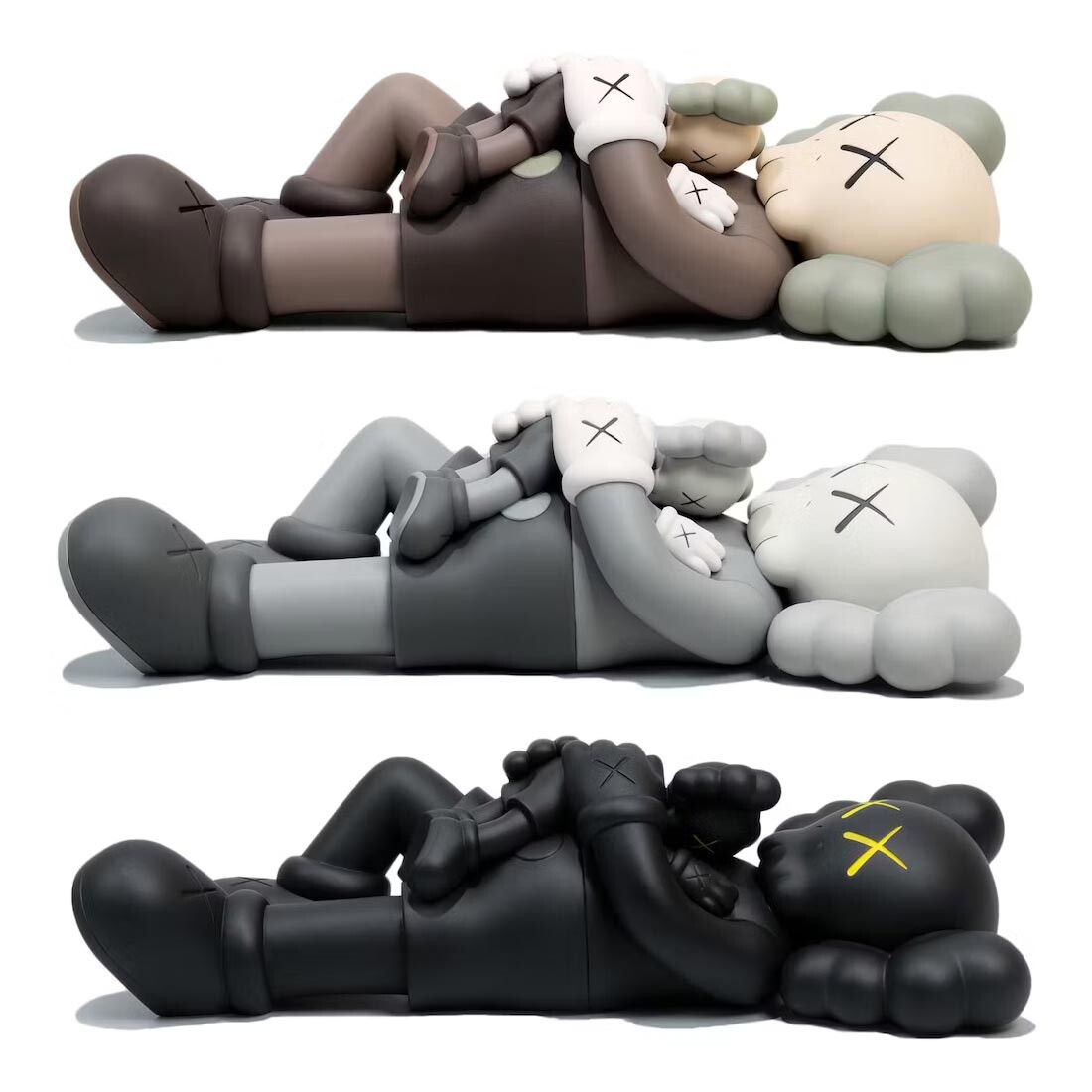 

Набор виниловых фигурок Kaws Holiday Singapore, 3 предмета