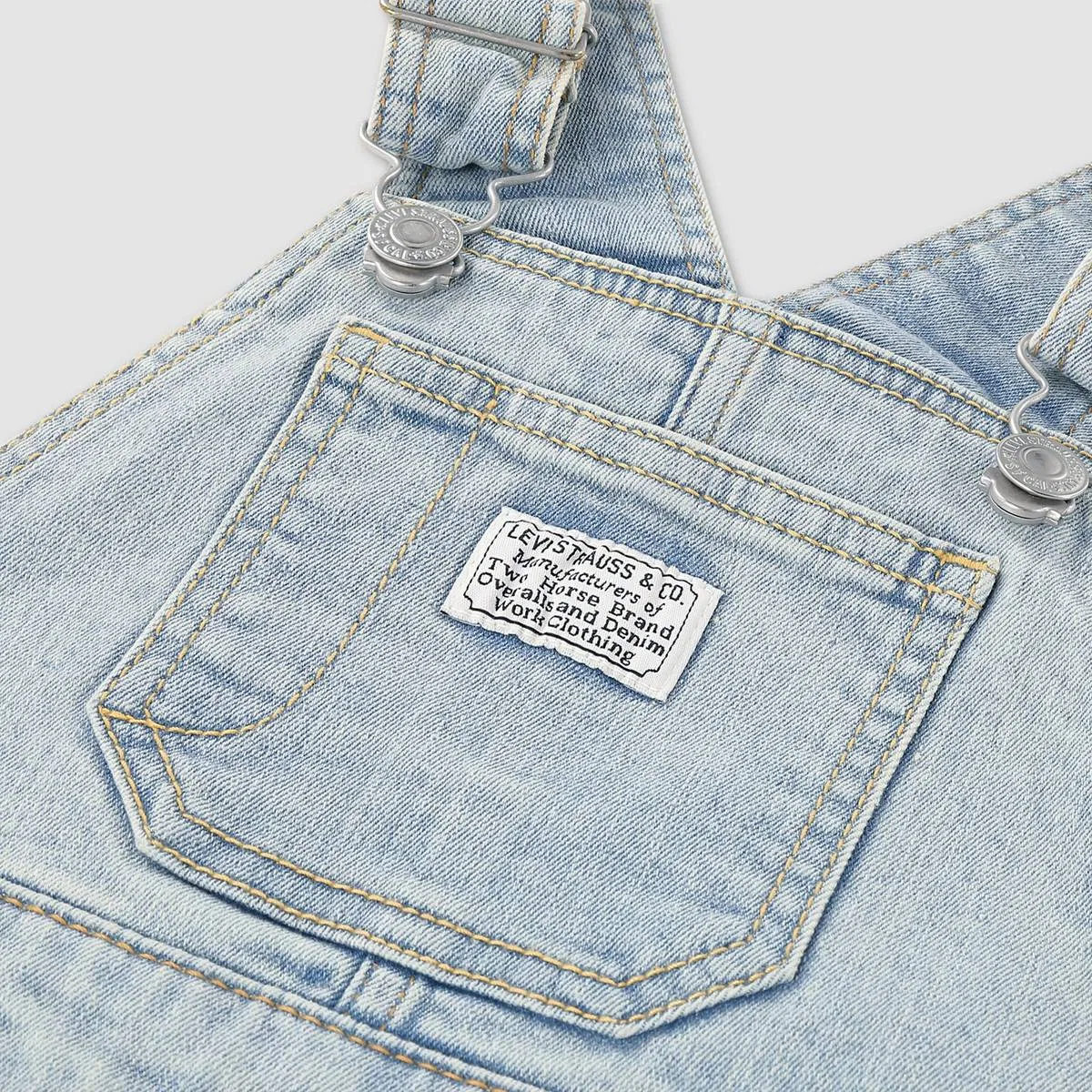 Свободный комбинезончик для мальчиков 2-4 лет Levi's, Luxor Last - Light Wash — фото 3