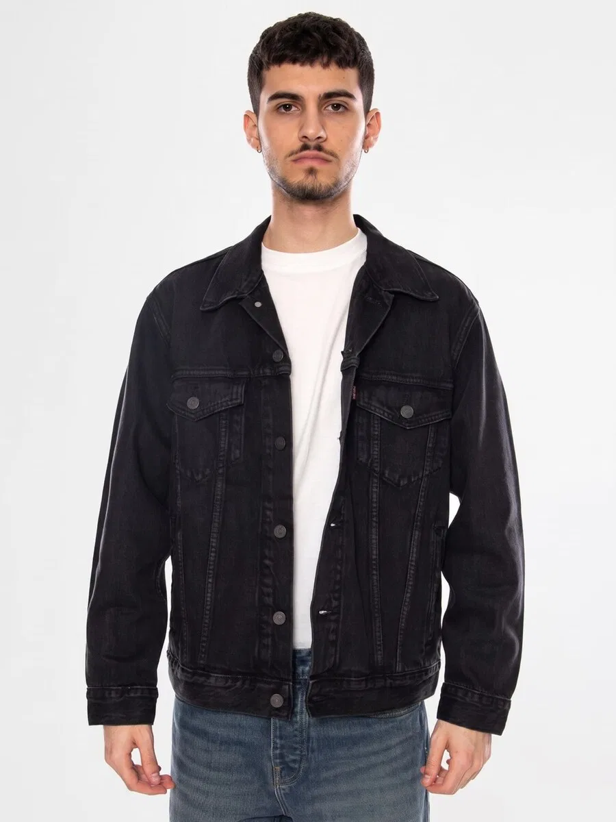 Куртка LEVI'S Between-Season Jacket 'RELAXED TYPE III TRUCKER JACKET BLACK' черного цвета — фото 2