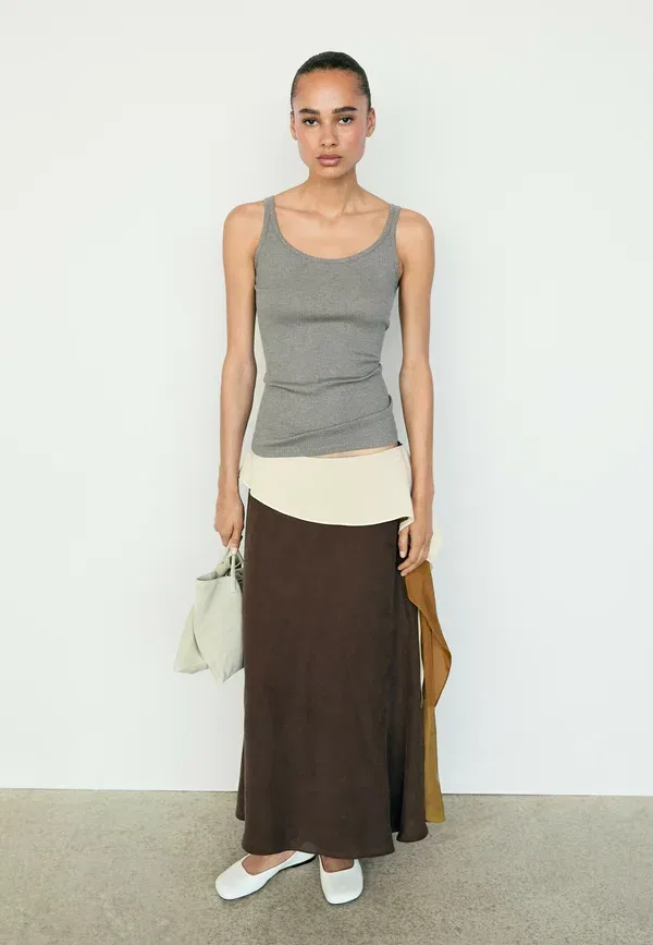 Юбка миди из купро, вискозы и лиоцелла Contrast ruffle midi skirt - maxi skirt Massimo Dutti, темно-коричневый — фото 2
