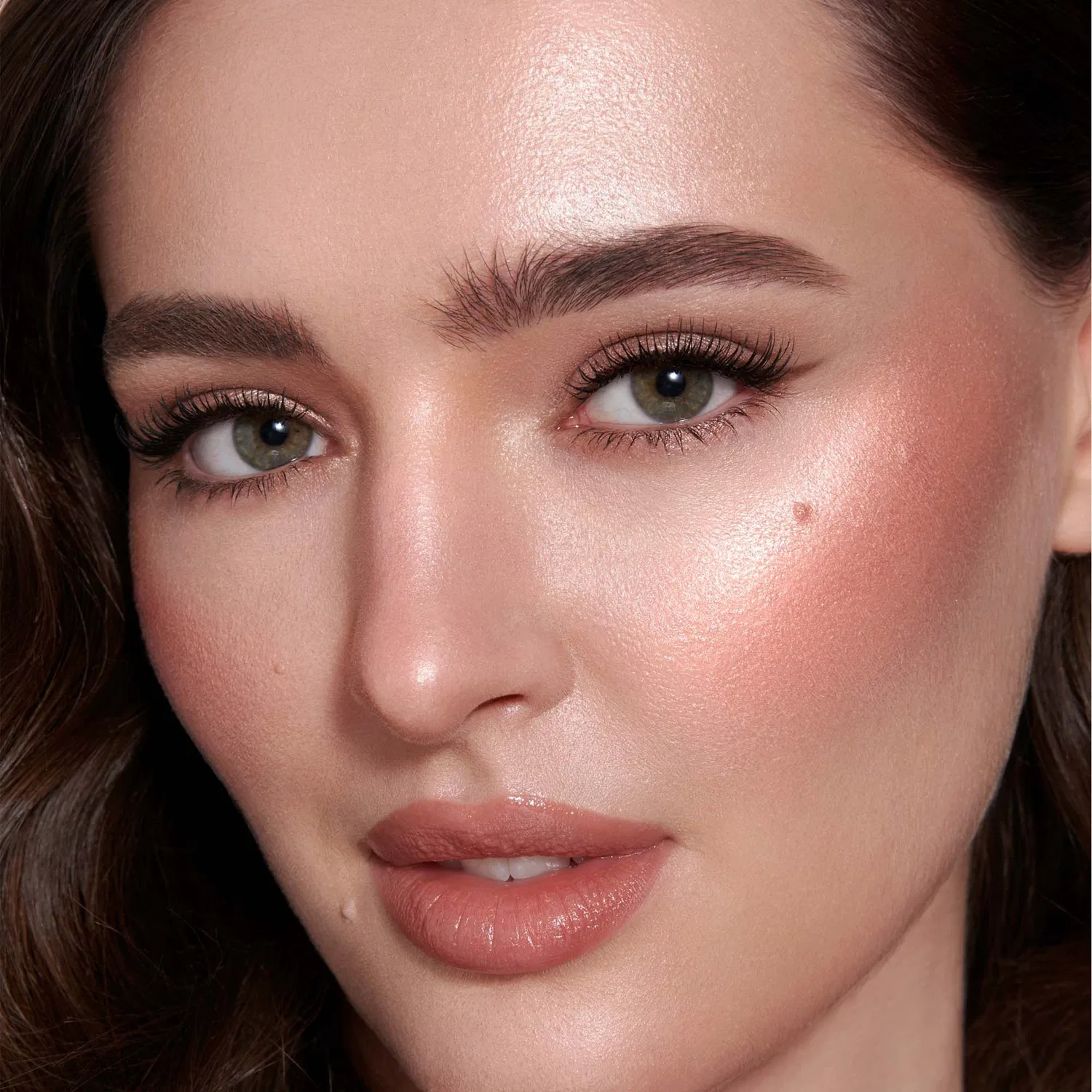 Жидкий хайлайтер Beauty Light Wand Glowgasm Pinkgasm Charlotte Tilbury — фото 2