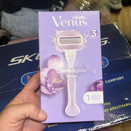 Бритва женская с 3 лезвиями Gillette Venus Comfortglide Breeze Scented
