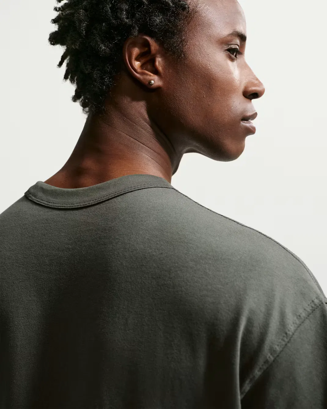 Мужская футболка Nike Sportswear Premium Essentials, Newsprint — фото 2