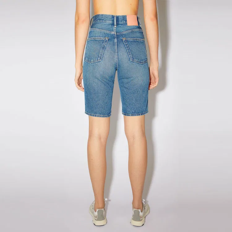 Джинсовые шорты SS21 Women's Blue Acne Studios — фото 4