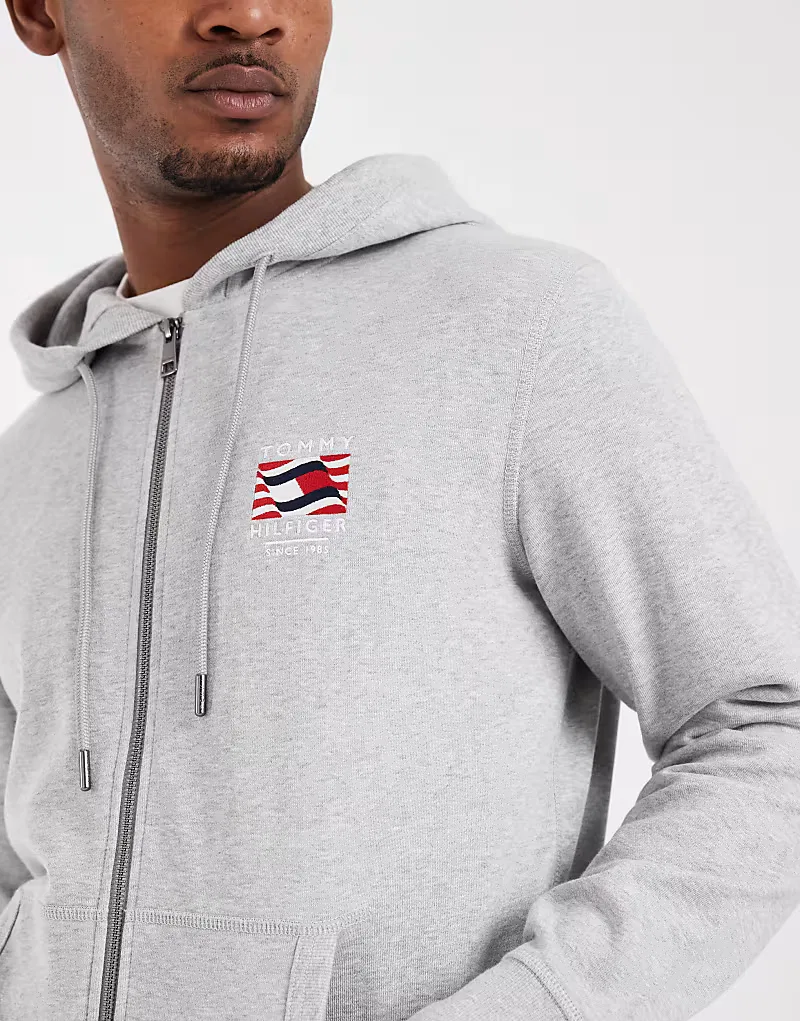 Худи Tommy Hilfiger с флагом и застежкой-молнией, серого меланжевого — фото 2