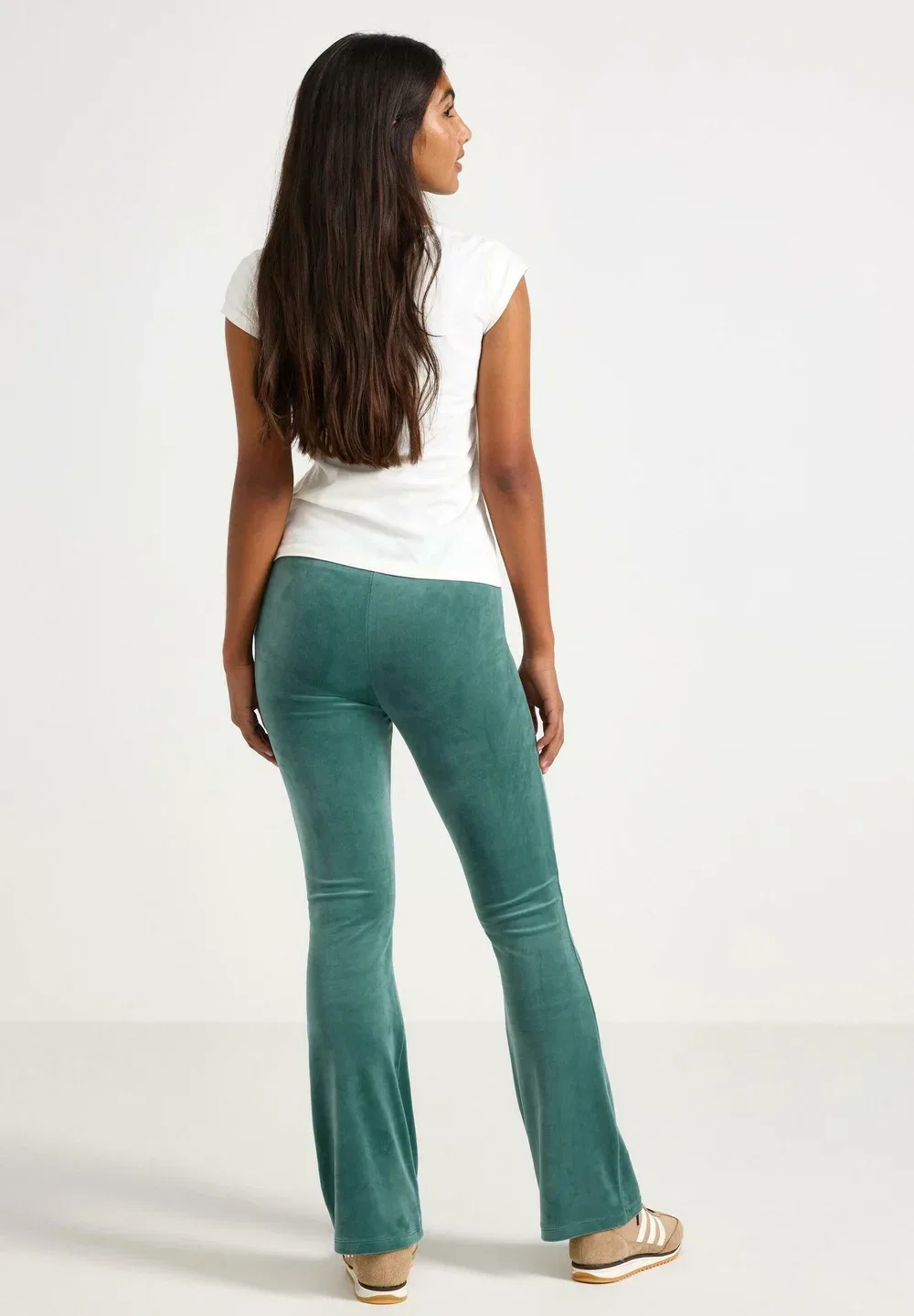Расклешенные брюки из велюра - брюки Lindex, Dark Dusty Green — фото 3