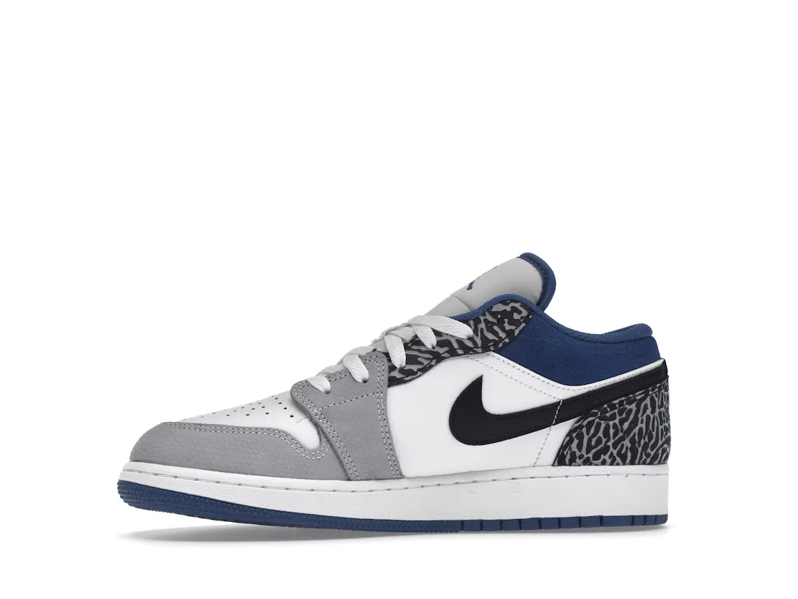 Детские кроссовки Lifestyle с принтом Jordan 1 Low SE True Blue Jordan, White/Grey True Blue Black — фото 3