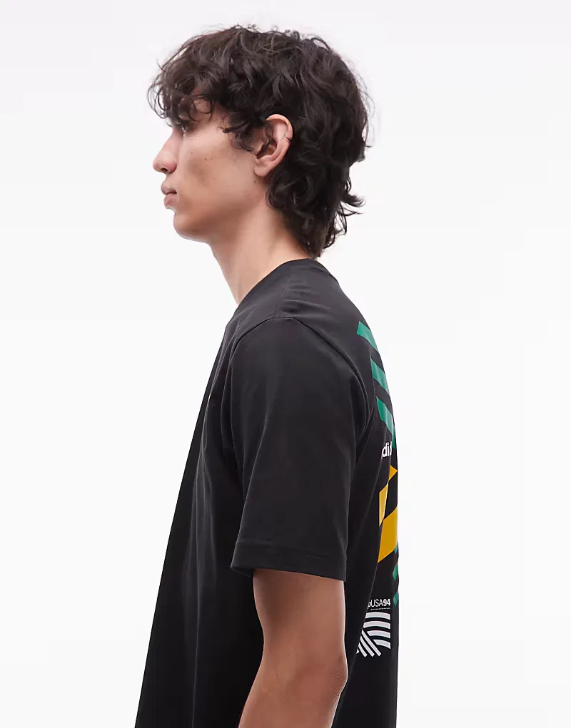 Футболка Adidas Originals с графическим изображением футбольной эмблемы в черном, желтом и зеленом х — фото 4