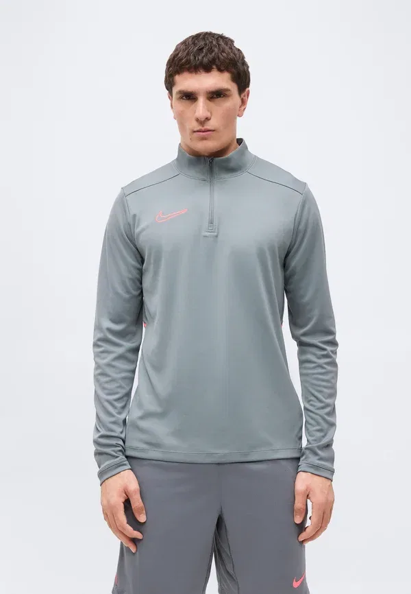Футболка с длинным рукавом Dri-fit из полиэстера Long Sleeved Top Nike Performance, Smoke Grey/White/Hot Punch, белый/серый
