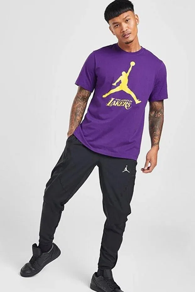 Женская футболка с принтом Jordan Los Angeles Lakers NBA Jordan Graphic Tshirt Purple Jordan Embroidered Logo T-Shirt Nike, Purple — фото 4