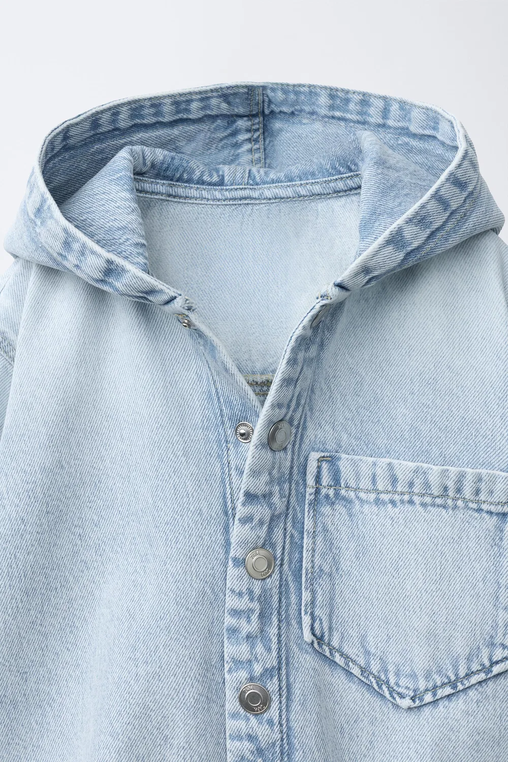 Джинсовая рубашка с капюшоном ZARA, Light Blue — фото 4