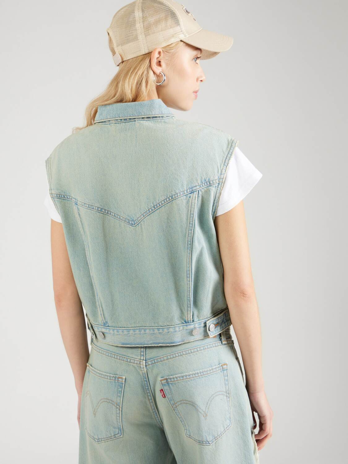 LEVI'S  Куртка межсезонная 'Shrunken 90s Vest' в синем дениме — фото 4