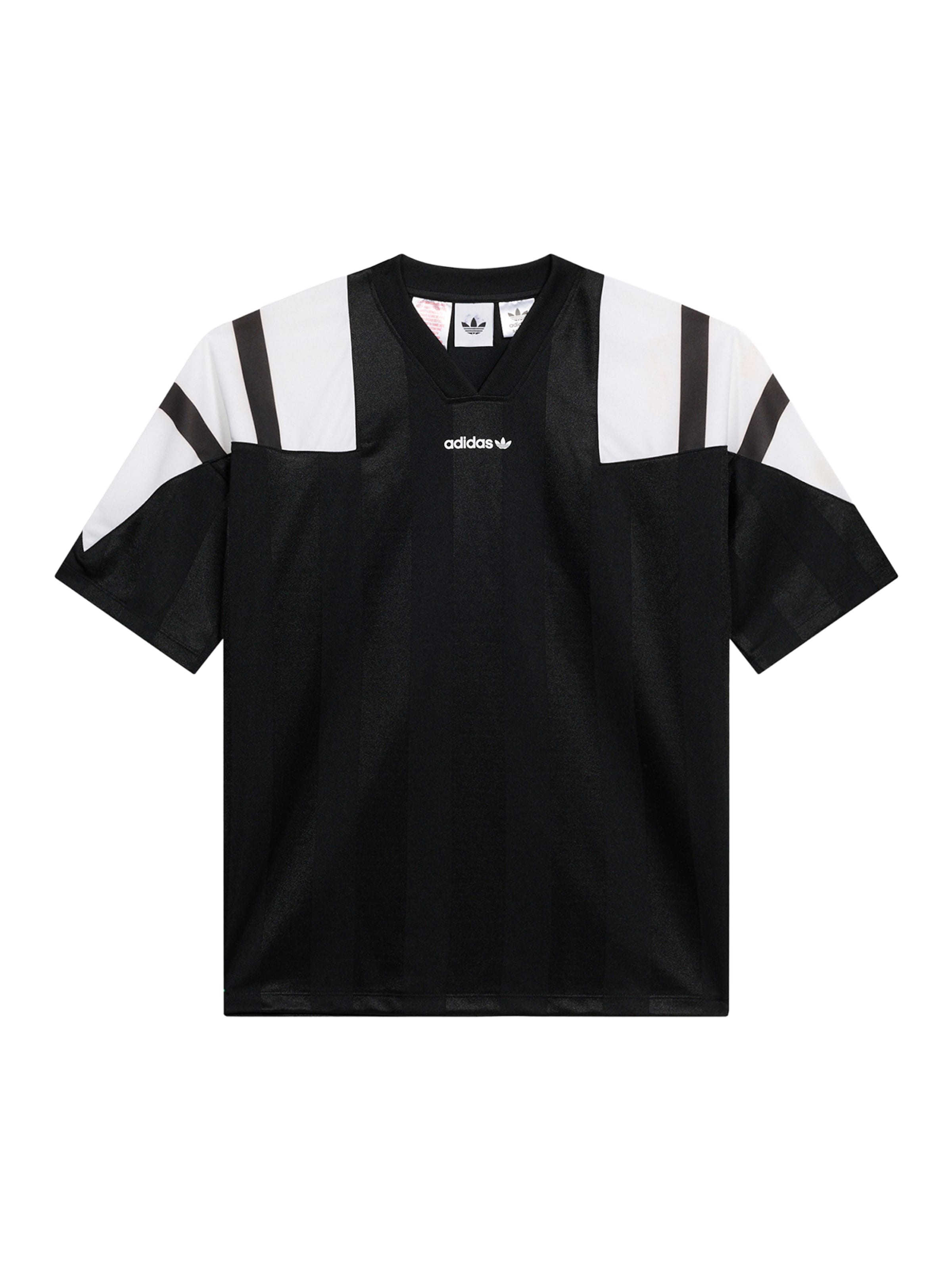 

Adidas Originals Футболка в черном цвете