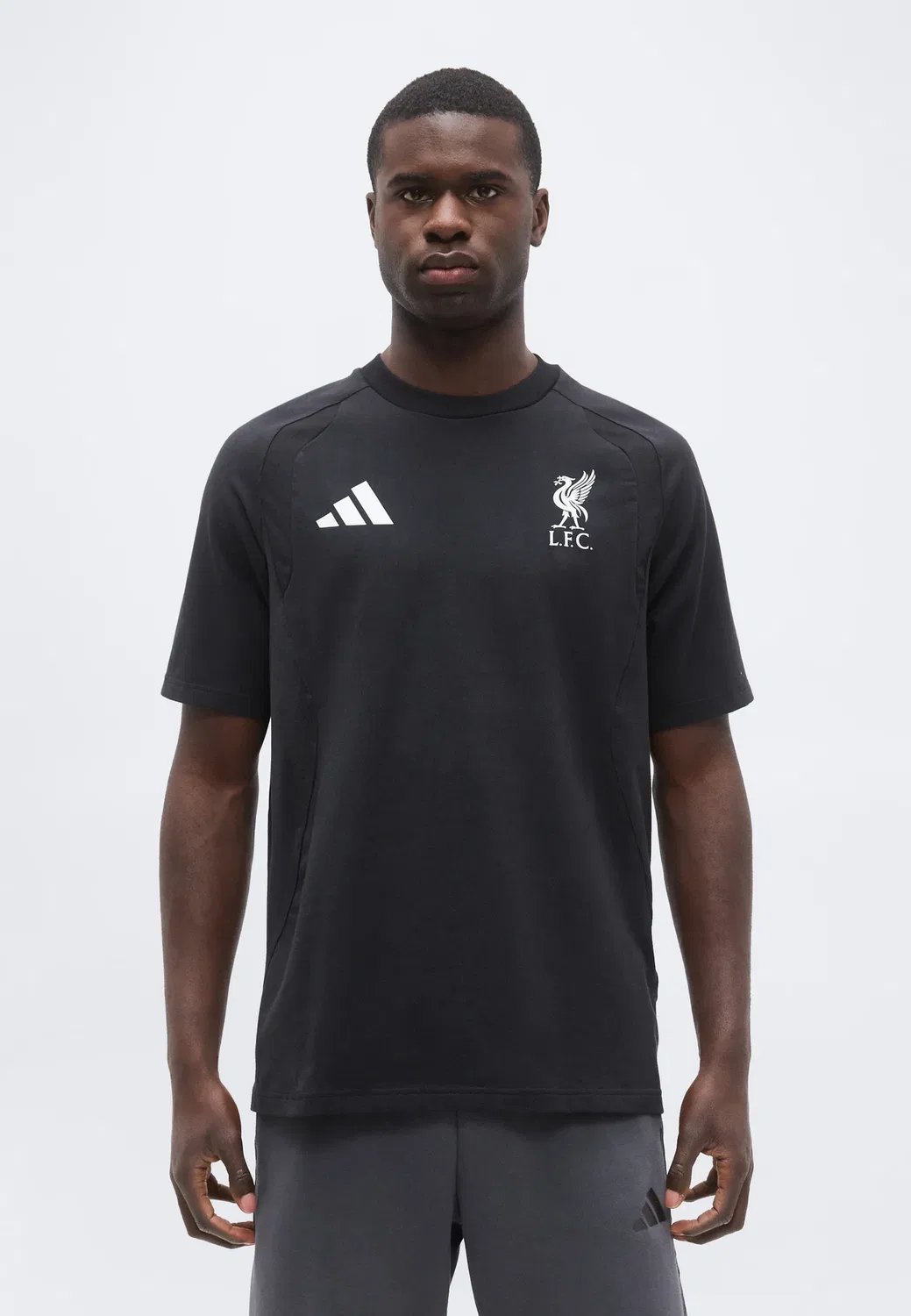 Футболка Liverpool FC Tiro Travel - клубная одежда Adidas Performance, Black