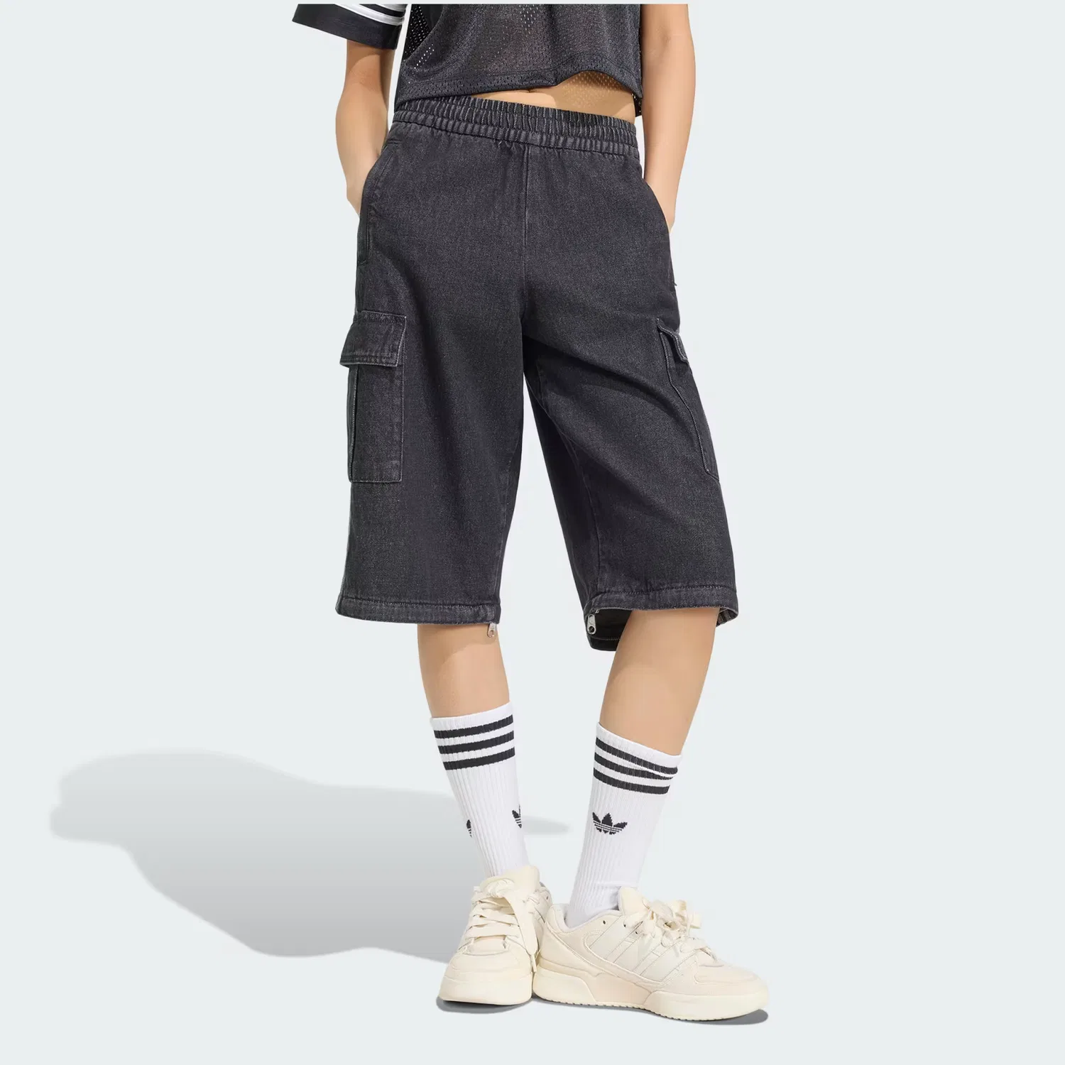 Женские джинсы свободного кроя MID RISE 2-IN-1 DENIM PANT Adidas Originals, черный деним — фото 3