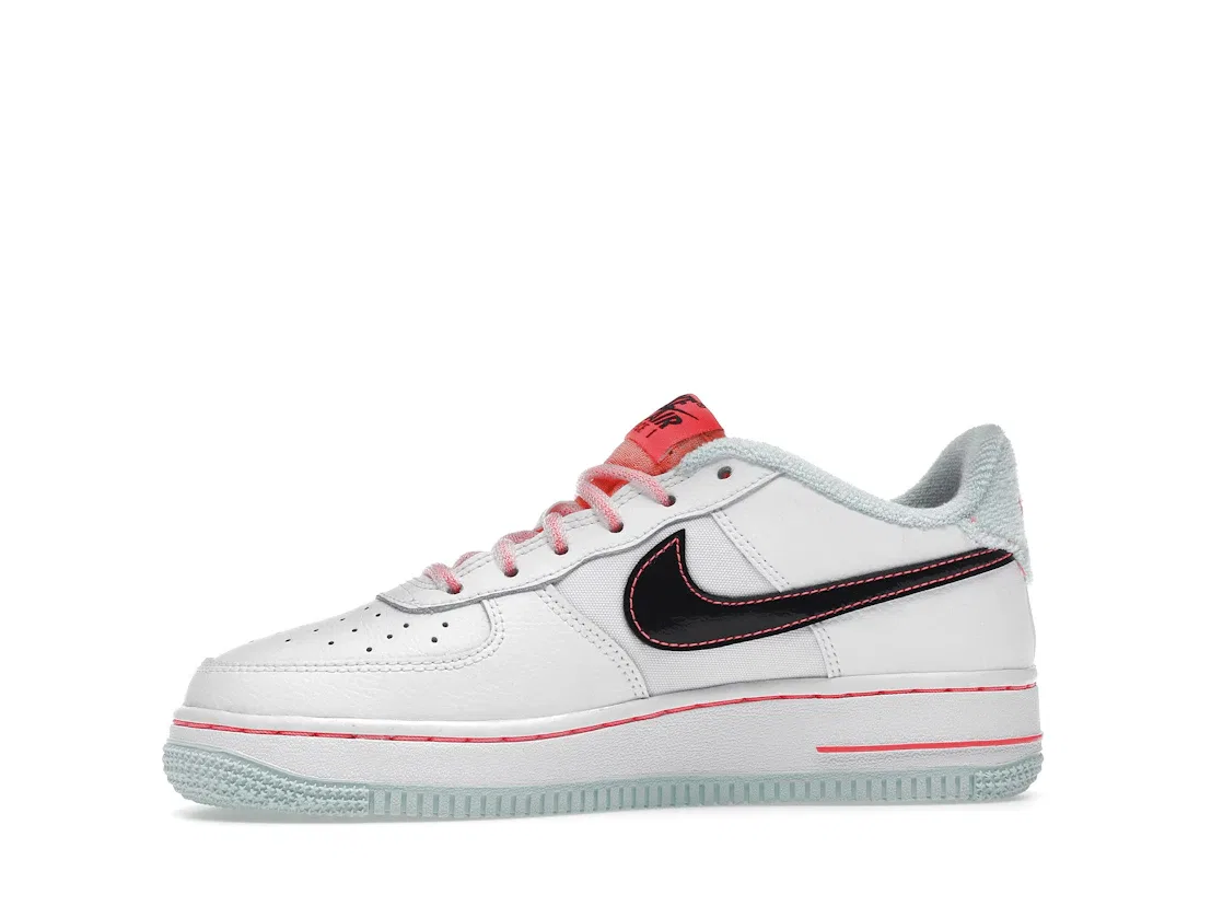 Детские кроссовки Lifestyle Nike Air Force 1 Low 07 LV8, White/Flash Crimson/Atomic Pink/Black — фото 3