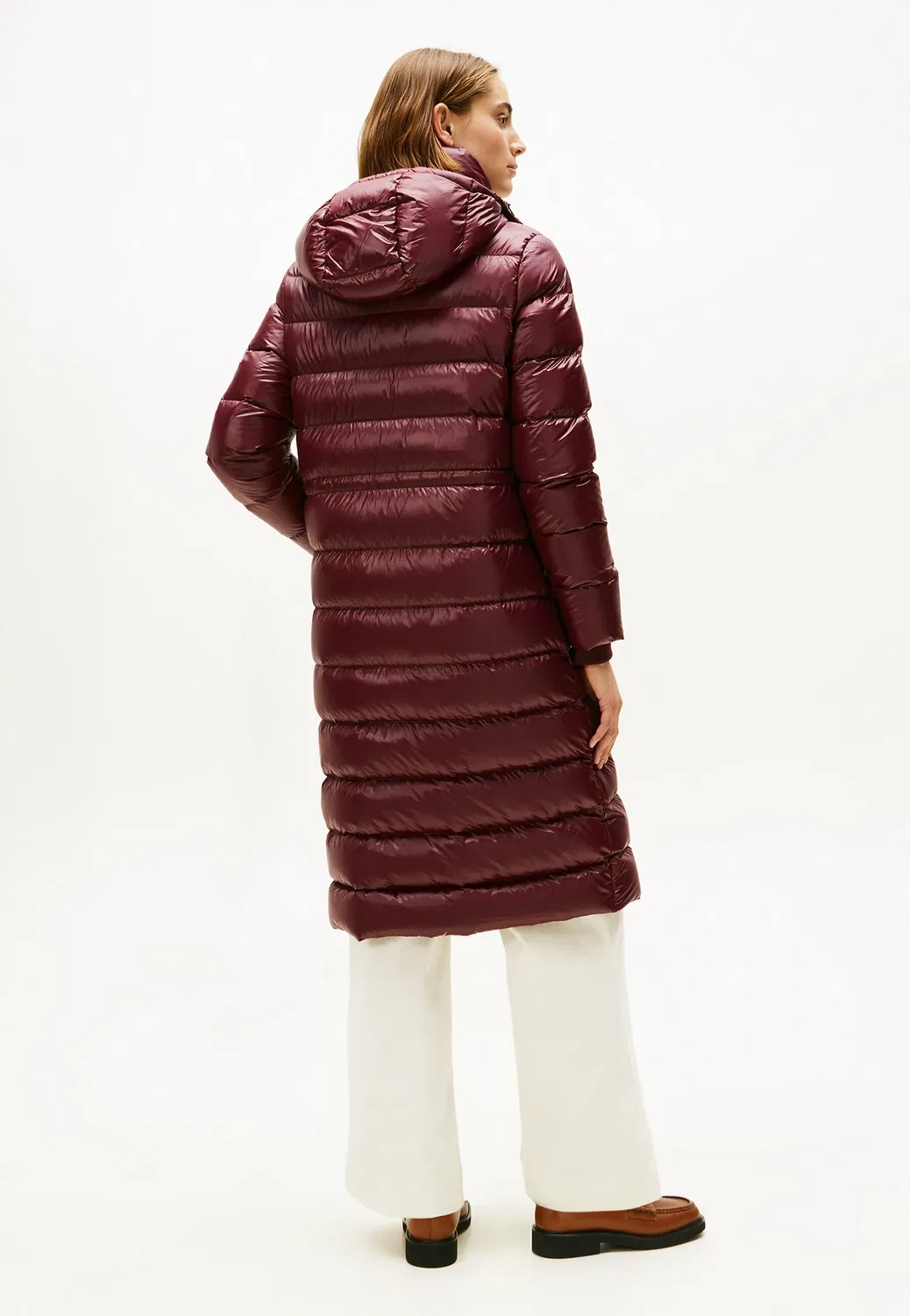 Глянцевая короткая зимняя куртка с высокой талией Tommy Hilfiger, Deep Burgundy — фото 2